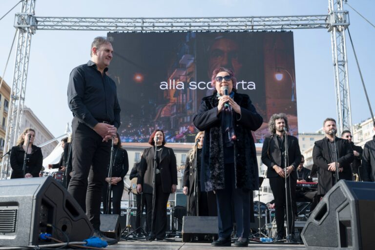 Napoli saluta i turisti il primo dell’anno con il concerto in piazza Municipio