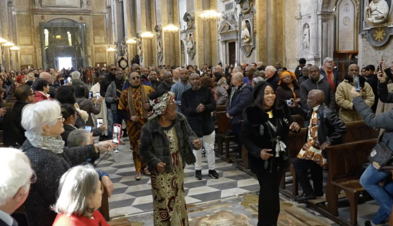 Epifania dei Popoli in Duomo e regali ai bambini da Mcl