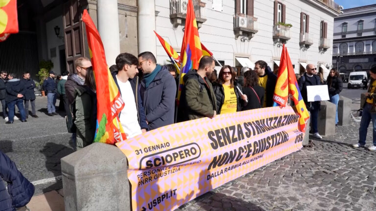 Protesta dei lavoratori della Giustizia, presidio in Prefettura Napoli