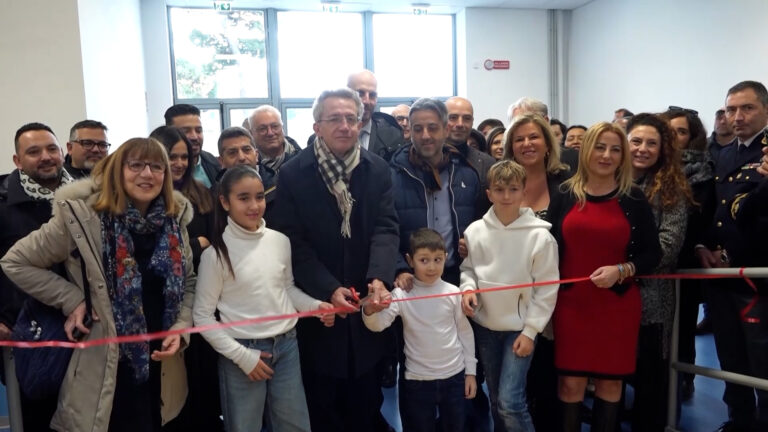 Scuola, il sindaco inaugura nuovo plesso Augusto