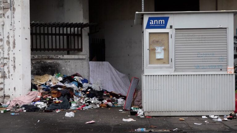 Napoli, degrado parcheggio Brin e zona Est