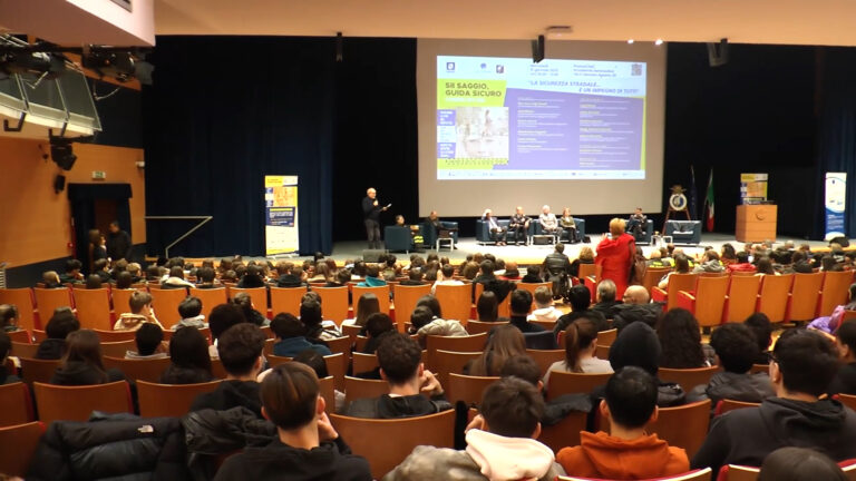 #Siisaggioguidasicuro, VIII tappa all’Accademia dell’Aeronautica di Pozzuoli