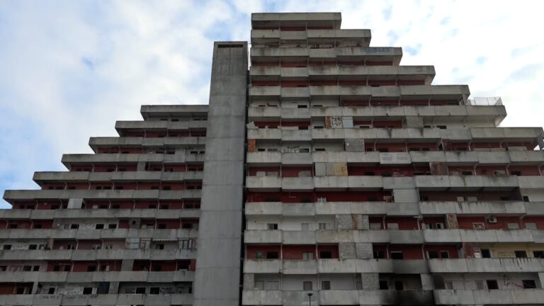 Dopo lo sgombero della vela Rossa accelera "Restart Scampia"