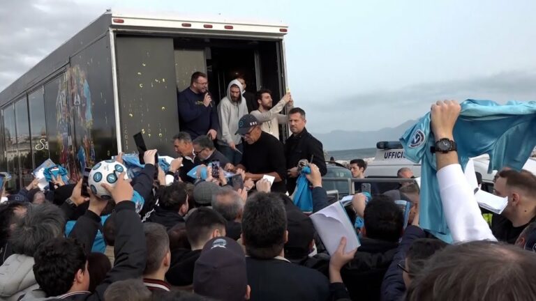 Villaggio Panini a Napoli, in centinaia per Careca e Alemao