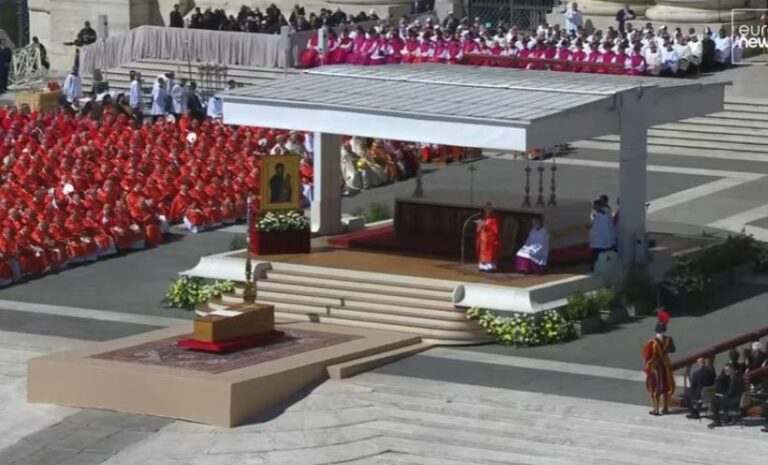 Funerali Papa, in DIRETTA su tutti i network italiani