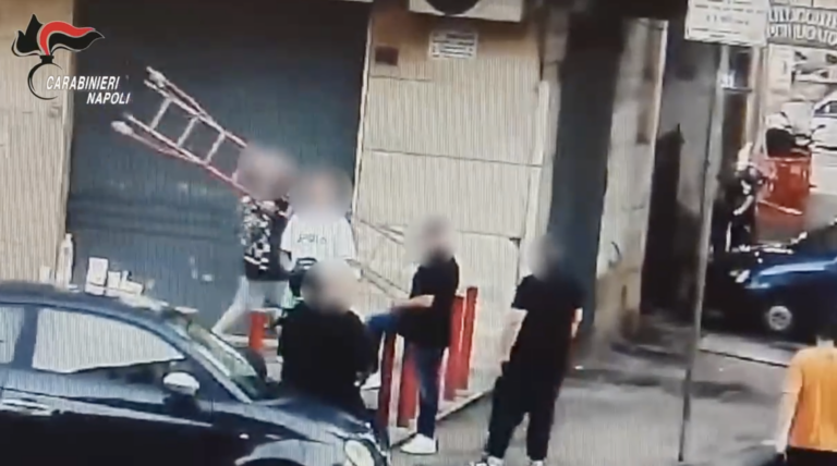 Maxi blitz dei Carabinieri a Fuorigrotta, duro colpo a due clan