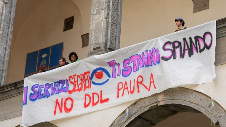 Studenti in piazza contro decreto sicurezza, proteste anche a Napoli