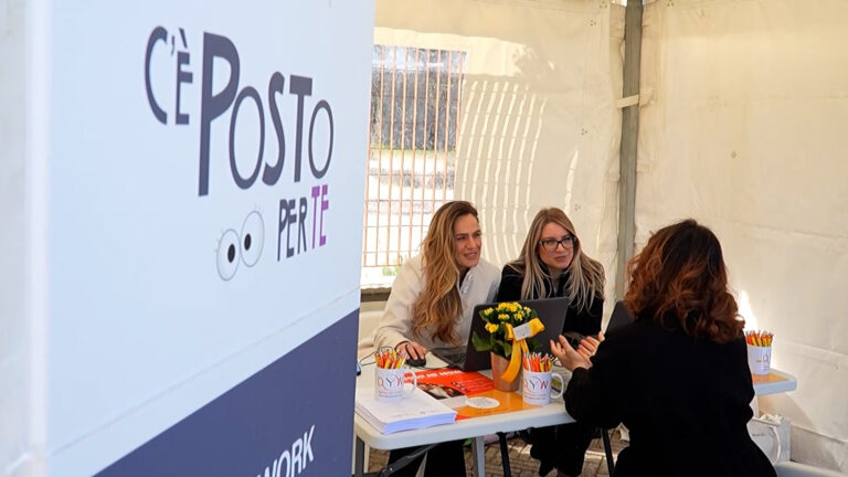 Lavoro, fa tappa a Caivano "C'è posto per te"