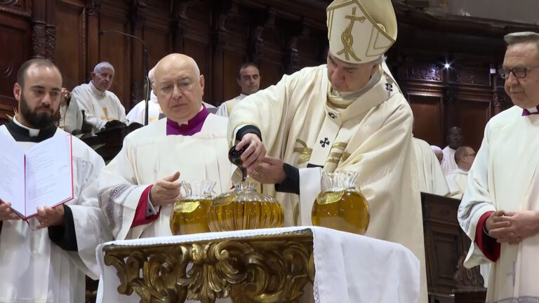 Pasqua, l'arcivescovo Battaglia celebra Messa del Crisma