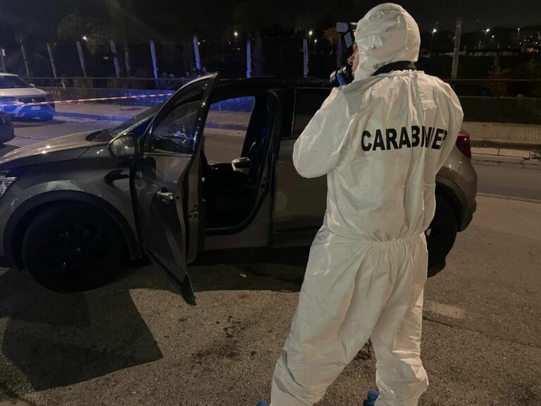 Tenta di uccidere la compagna e si sucida: dramma nella notte a Napoli