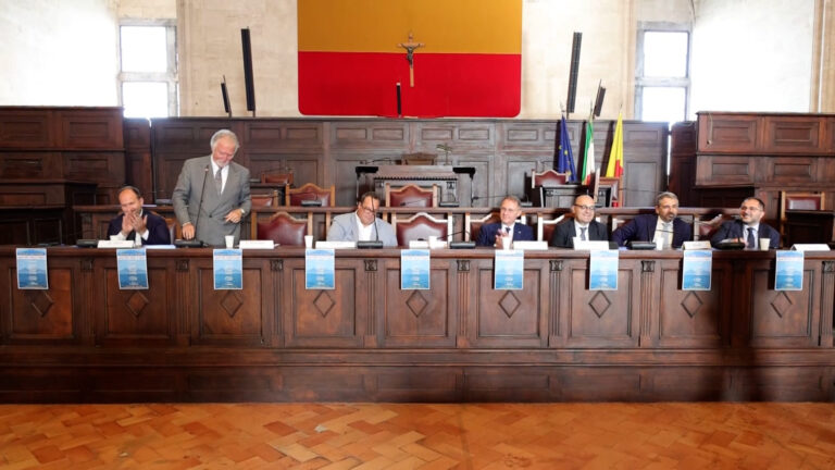Elezioni regionali, tavolo di discussione tra centro destra e centro sinistra