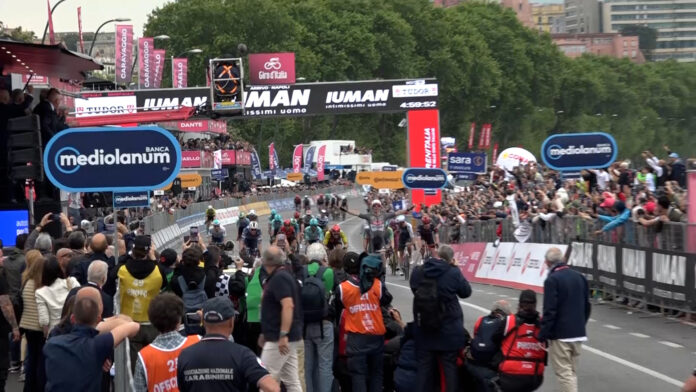 Tappa campana Giro d’Italia, vince l’australiano Kaden Groves