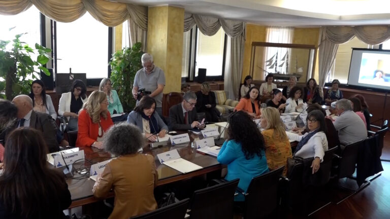 Occupazione femminile al 32%, tavolo in Consiglio Regionale