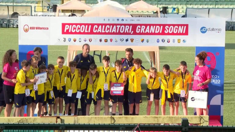 Seleziona Al via il Trofeo D’Alterio, 500 ragazzi in campo al “Vallefuoco” di Mugnano Al via il Trofeo D’Alterio, 500 ragazzi in campo al “Vallefuoco” di Mugnano