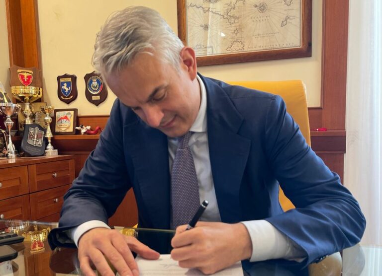 San Giorgio a cremano, il sindaco Zinno si dimette