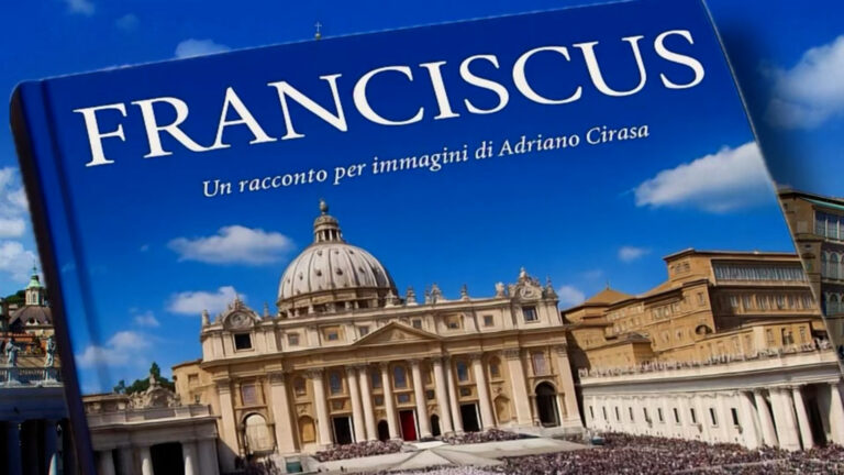 "Franciscus", l’ultimo saluto a Bergoglio attraverso gli occhi del giovane fotografo Adriano Cirasa