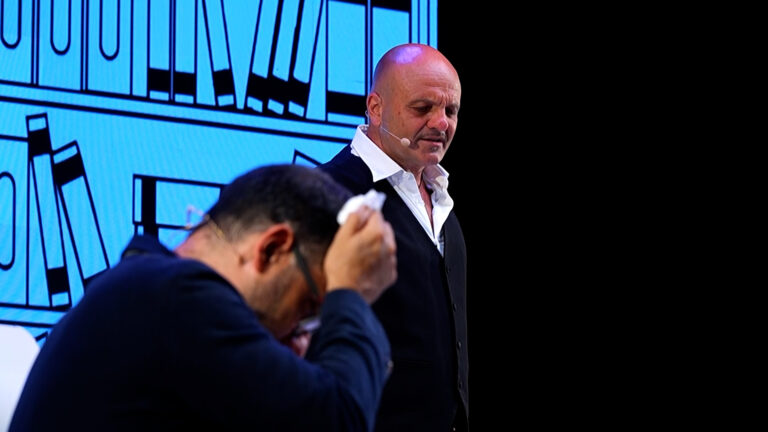 Peppe Iodice, terapia di gruppo comica e irriverente al CTF 2025