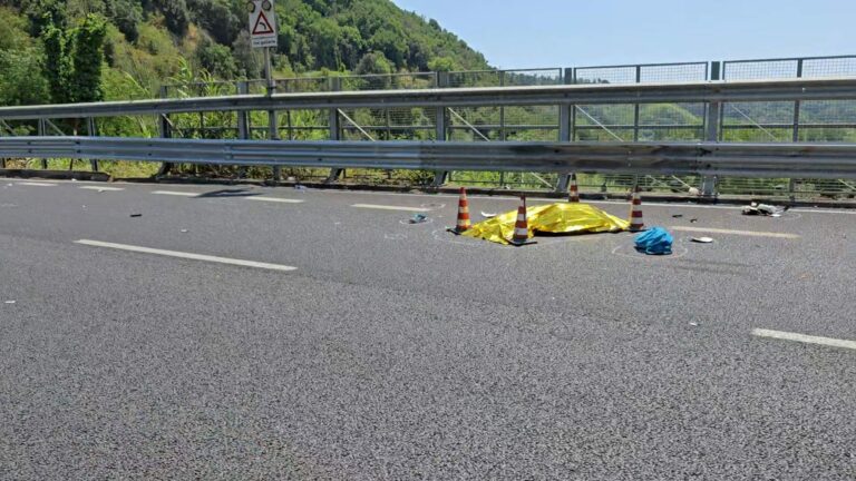 Drammatico incidente a Fuorigrotta, scontro con una moto: due morti