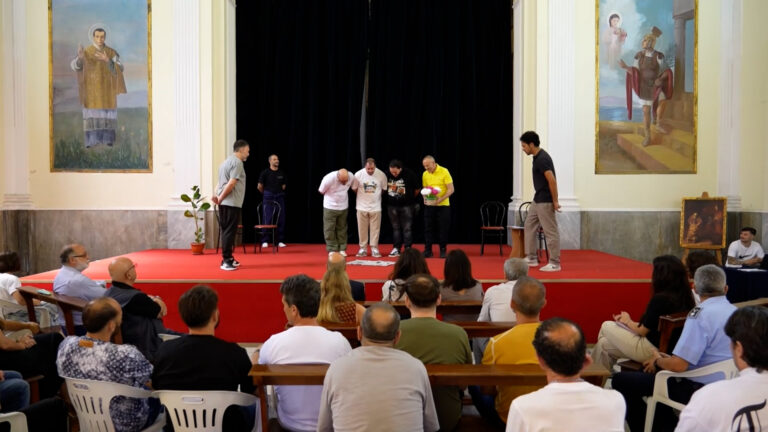 Carcere Poggioreale, detenuti-attori portano in scena "La macchia"