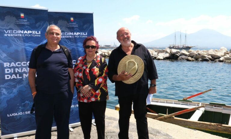 Vedi Napoli d’estate e poi Torni, 38 itinerari e 1 concerto all’alba