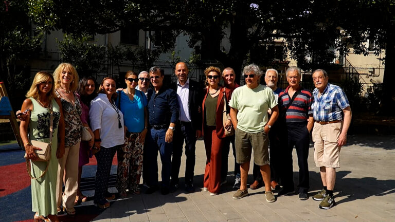 Riaprono i giardini sulla collina di Napoli, polmone anti caldo per la città