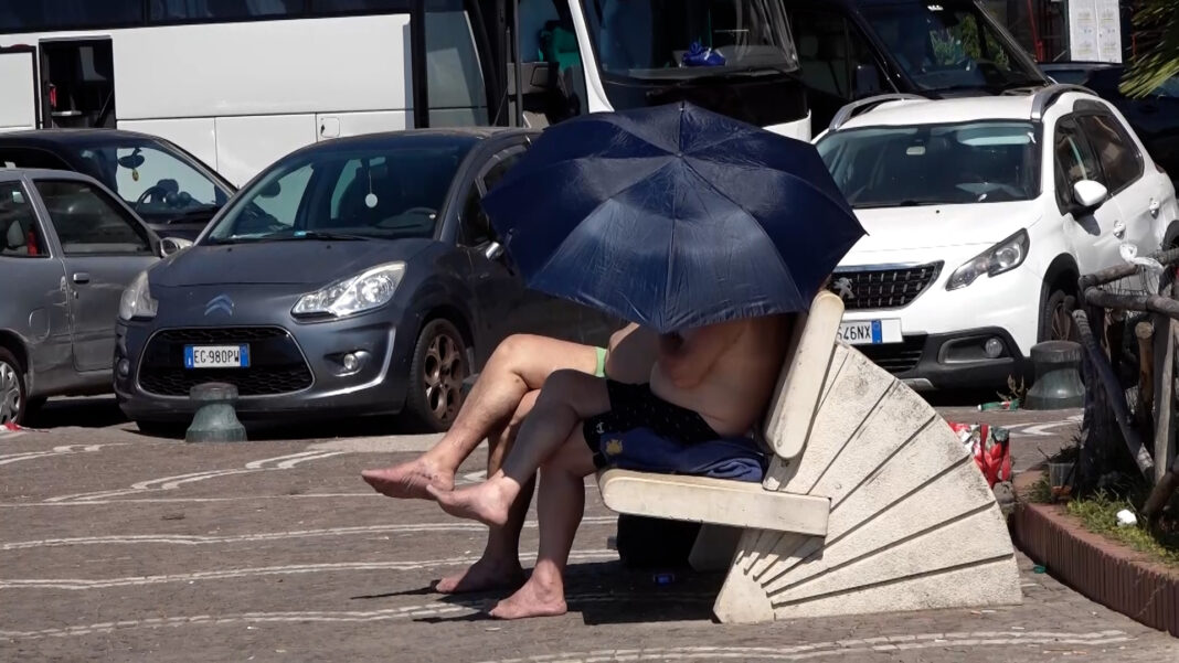 Emergenza caldo, petizione per posticipare apertura scuole