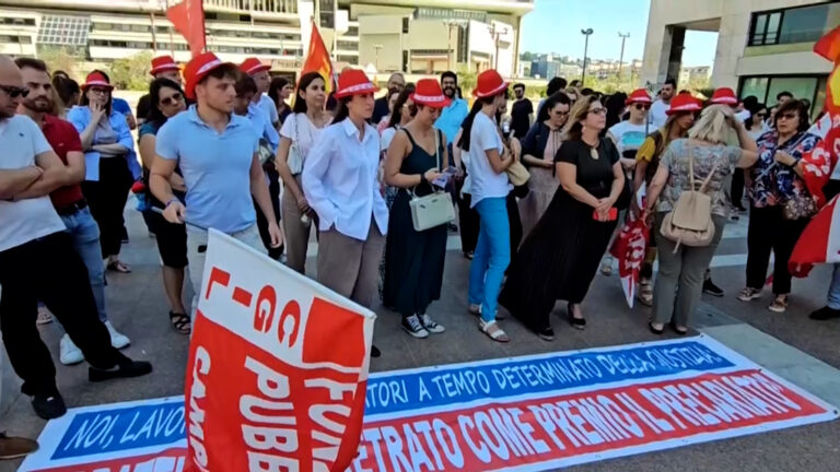 Protesta dei lavoratori precari della Giustizia, presidio esterno Tribunale