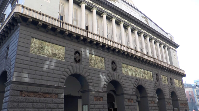 Teatro San Carlo da 4 mesi senza sovrintendente, De Luca: "Una vergogna"
