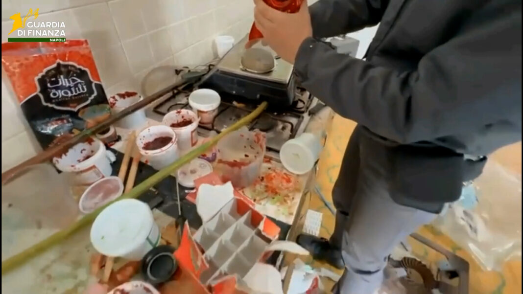 Sequestrato laboratorio abusivo di melassa da narghilè, avrebbe fruttato oltre 400mila euro