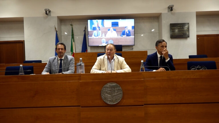 Regione Campania, in consiglio si parla del "dopo De Luca"