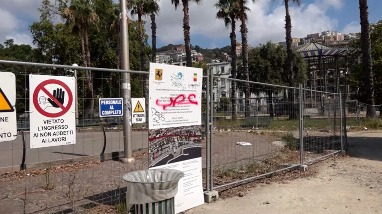 Villa comunale nel degrado, si ferma il restauro delle statue