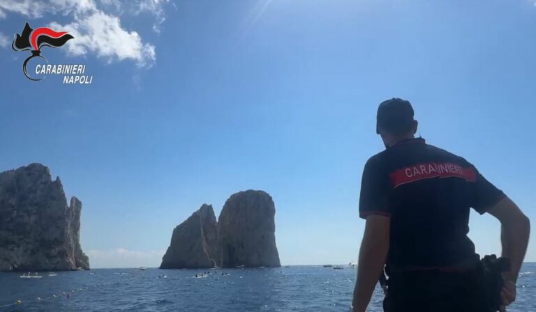 Controlli in mare a Capri, i carabinieri elevano 17 contravvenzioni