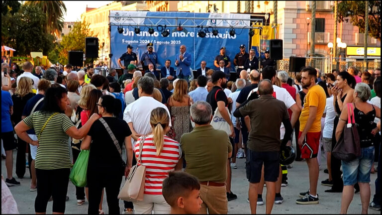 Mare in Campania, Castellammare festeggia il primo anno di balneabilità