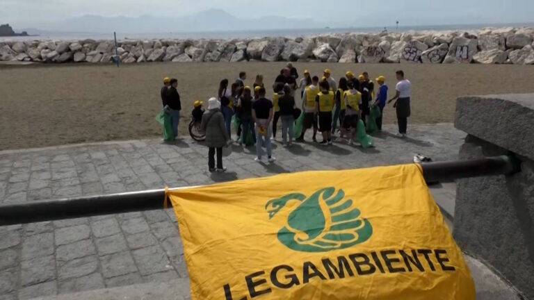 balneabilità, legambiente: "in Campania 52% punti campionati oltre limiti di legge"