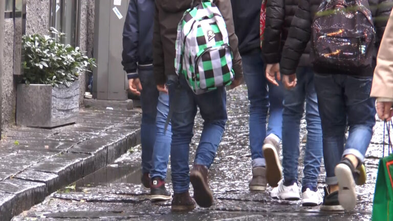 Dispersione scolastica, Napoli è piu maglia nera