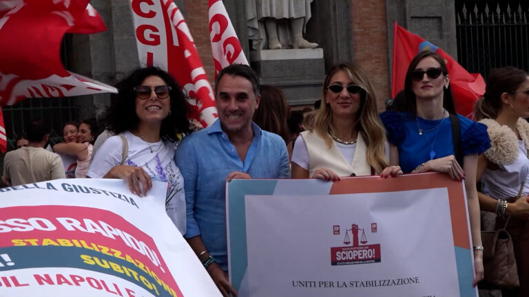 Napoli, in piazza protesta dei precari della giustizia