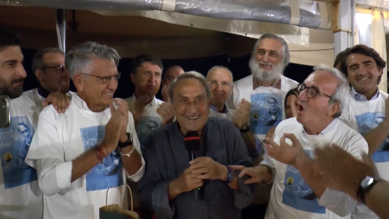Morto il giornalista Emilio Fede, forte il suo legame con Napoli