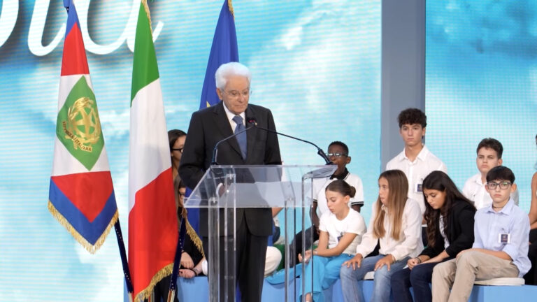 Presidente Mattarella inaugura anno scolastico a Napoli