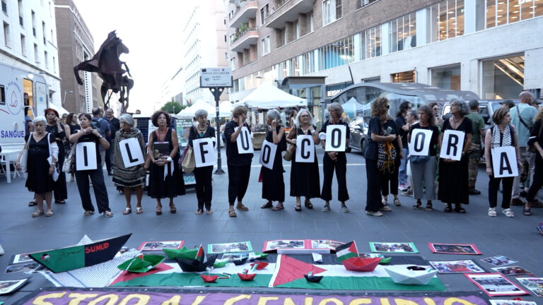 Napoli, presidio pro Palestina delle donne in nero