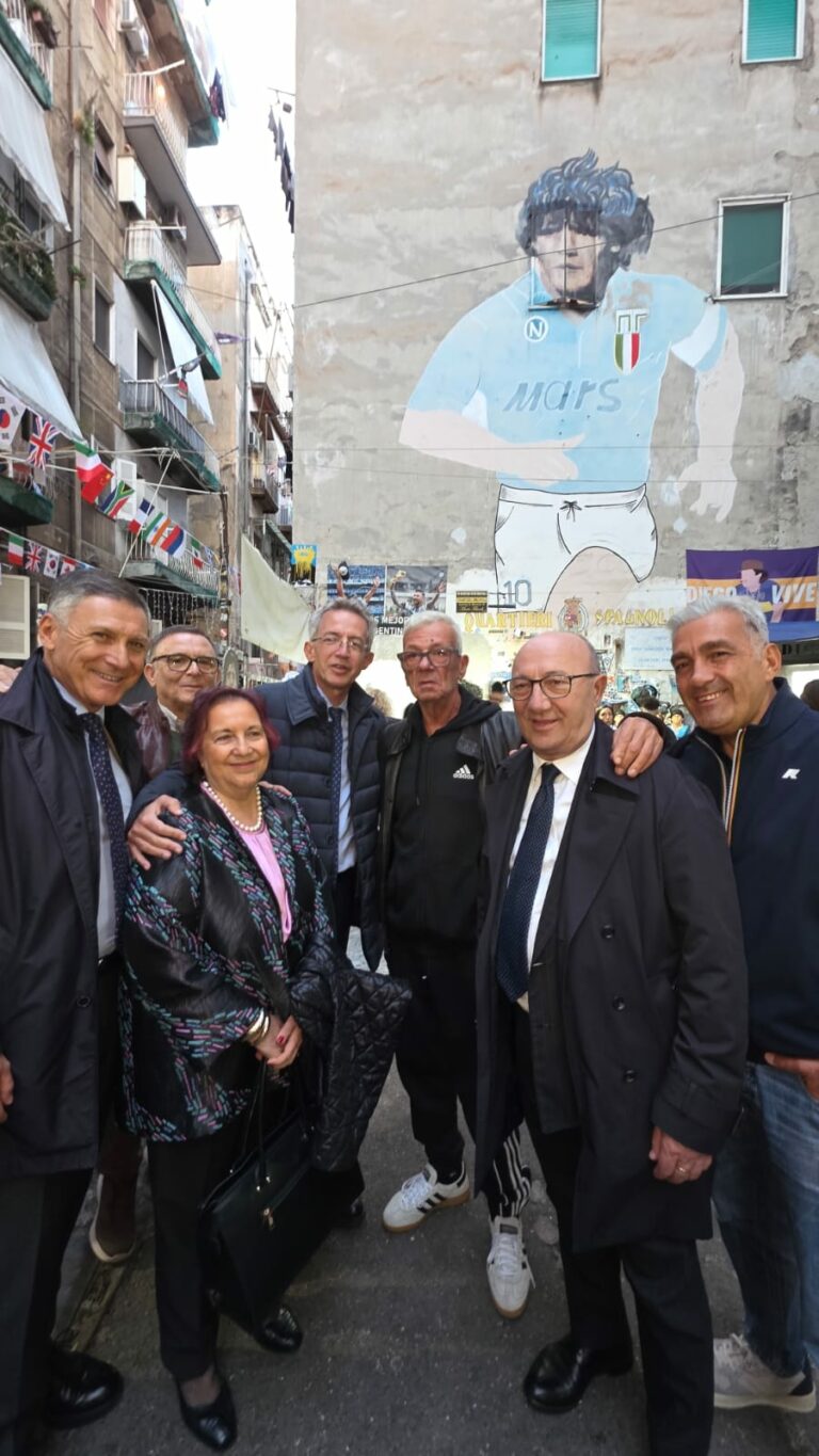 Riapre Largo Maradona, Fiola e Manfredi incontrano i gestori