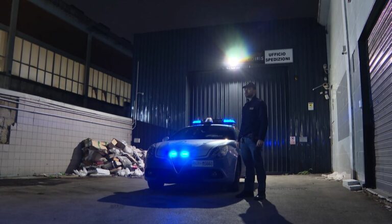 La strage degli operai, a Mugnano muore un 63enne precipitato dal tetto di un capannone