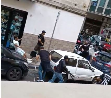 Follia ultrà, scontri tifosi Sporting e Napoli in zona Porto