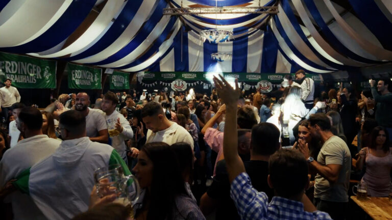 Un fiume di birra per "Oktoberland" a Edelnandia