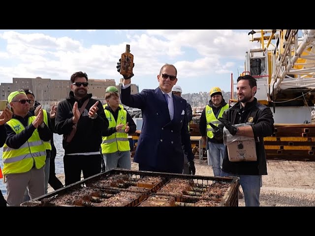 Un anno in fondo al mare per affinare il limoncello, Petrone riporta a terra 450 bottiglie