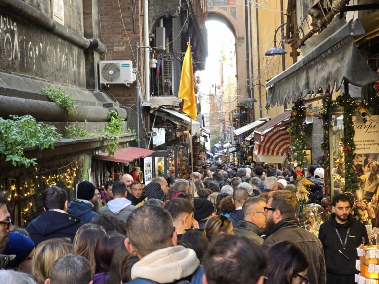 Natale 2025, San Gregorio Armeno a caccia del record di turisti