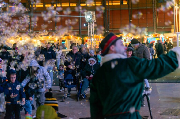 Al Vulcano Buono si riaccende il Natale con la pista sul ghiaccio