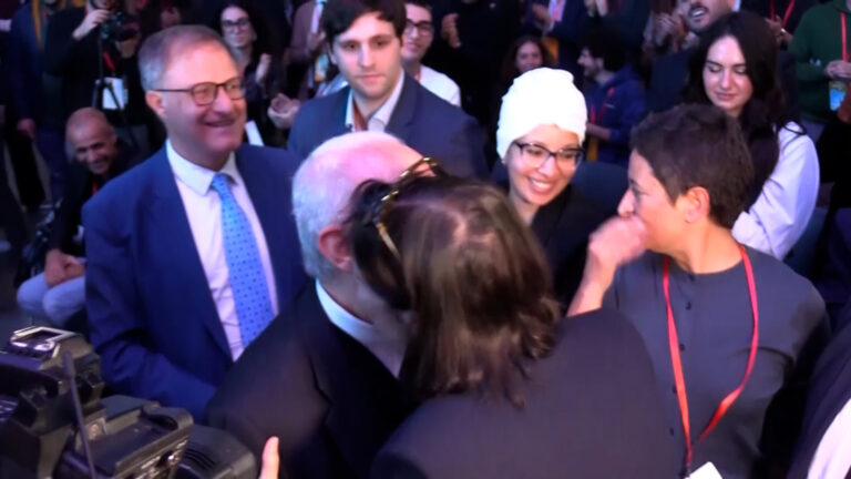 Politica, pace fatta tra Elly Schlein e Vincenzo De Luca