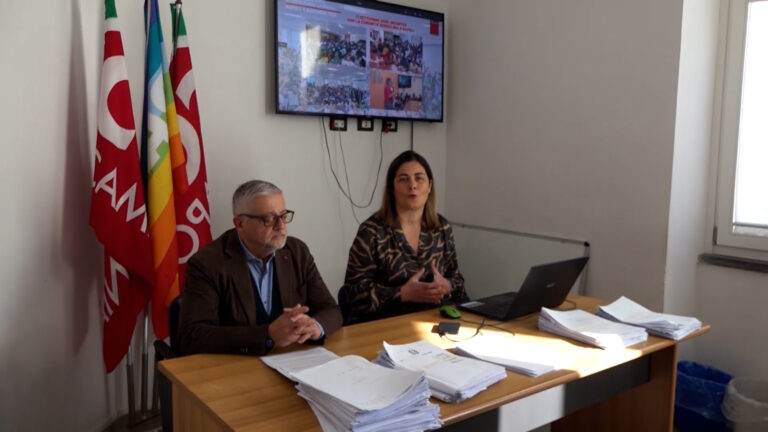 Click day, la denuncia della Cgil: immigrati truffati