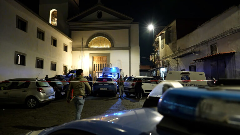 Donna trovata morta a Napoli, ipotesi omicidio