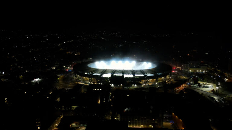 Napoli vince in Champions nell'anniversario della morte di Maradona